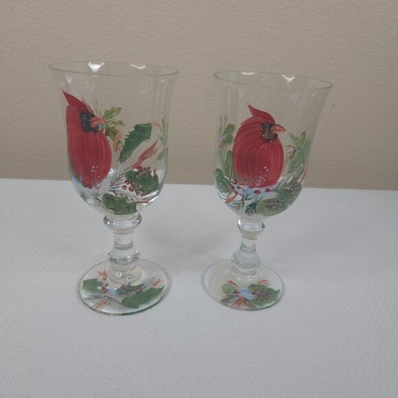 Set Of 2 Hand-Painted Cardinal Wine Glasses Goblets Festive Holly Design - Picture 2 of 6